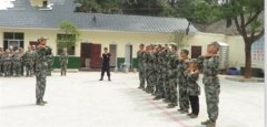 特训学校的日常练习军事会操表演